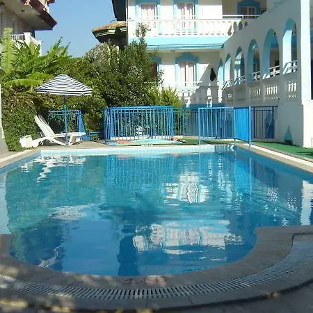 Blue Star アパート